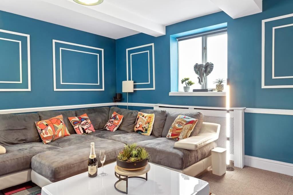 Luxurious 3 Bedroom Apartment In Park Estate Нотингам Екстериор снимка