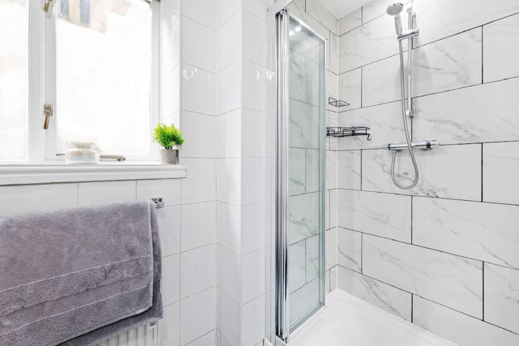 Luxurious 3 Bedroom Apartment In Park Estate Нотингам Екстериор снимка