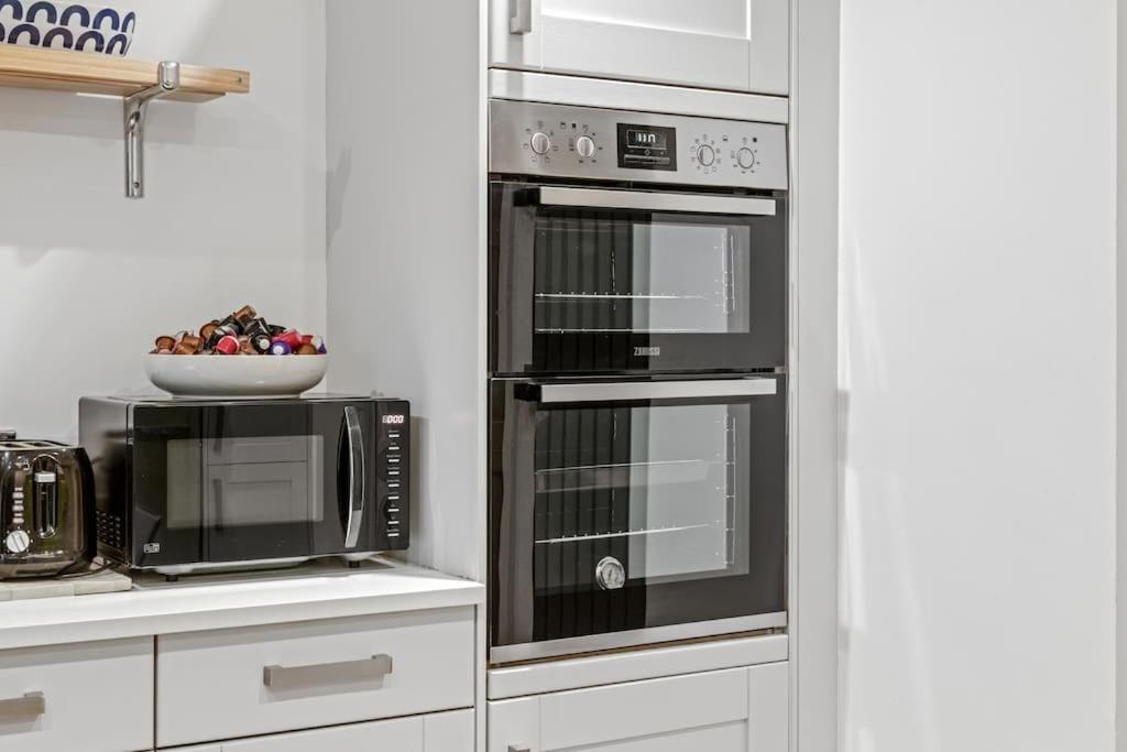 Luxurious 3 Bedroom Apartment In Park Estate Нотингам Екстериор снимка